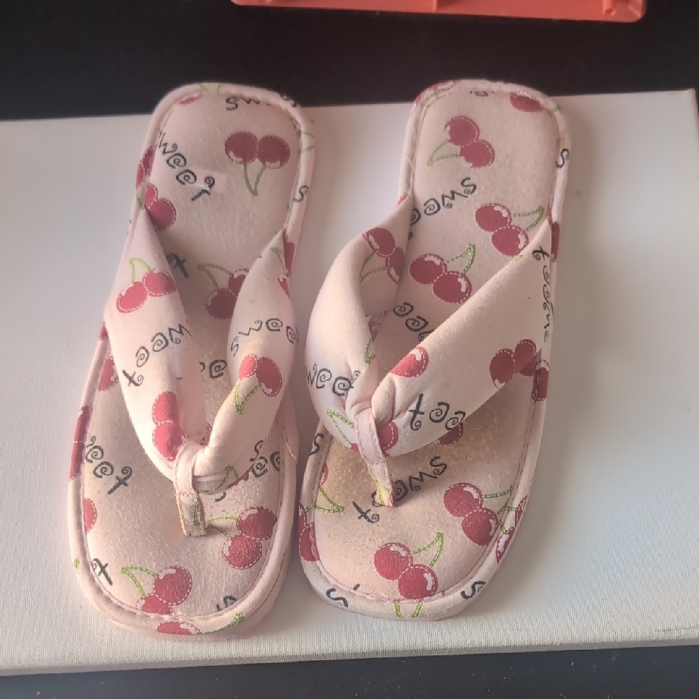 🍒New Sweet Cherry Print Fabric Flip-Flop Slippers - Size 9